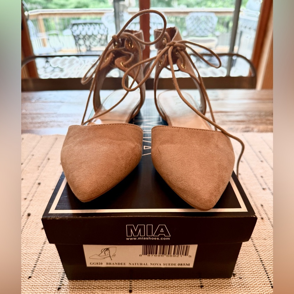MIA - Women's Natural Tan Suede Lace-Up Flats - Size 8.5 (fits like Size 9.5)